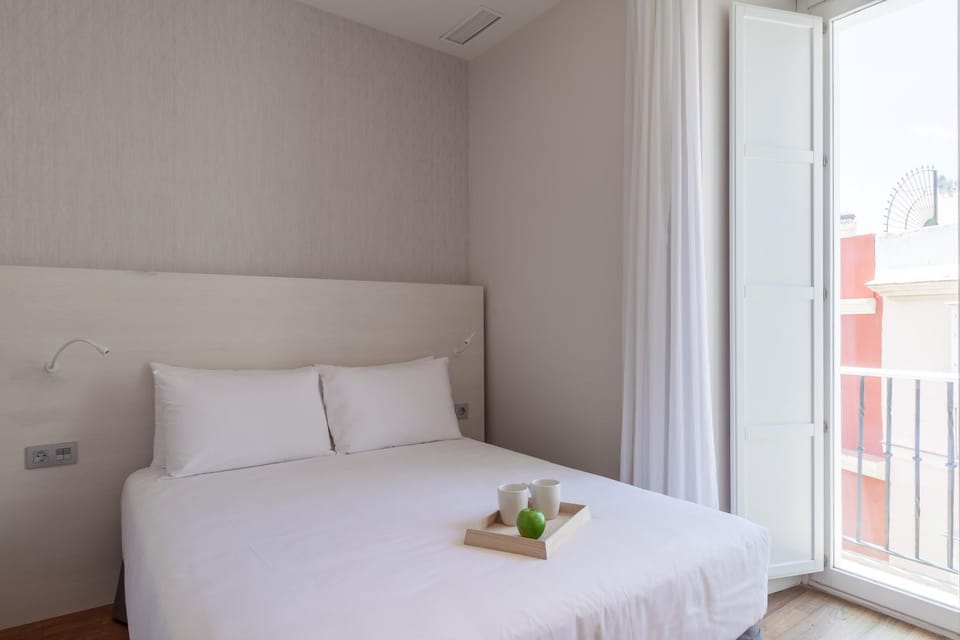 Bed, Photo of the whole room, Bedroom