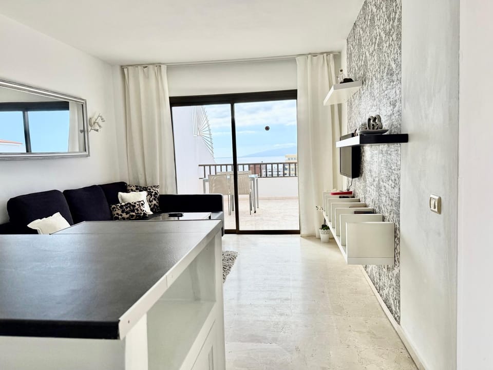 View (from property/room), Balcony/Terrace, Living room