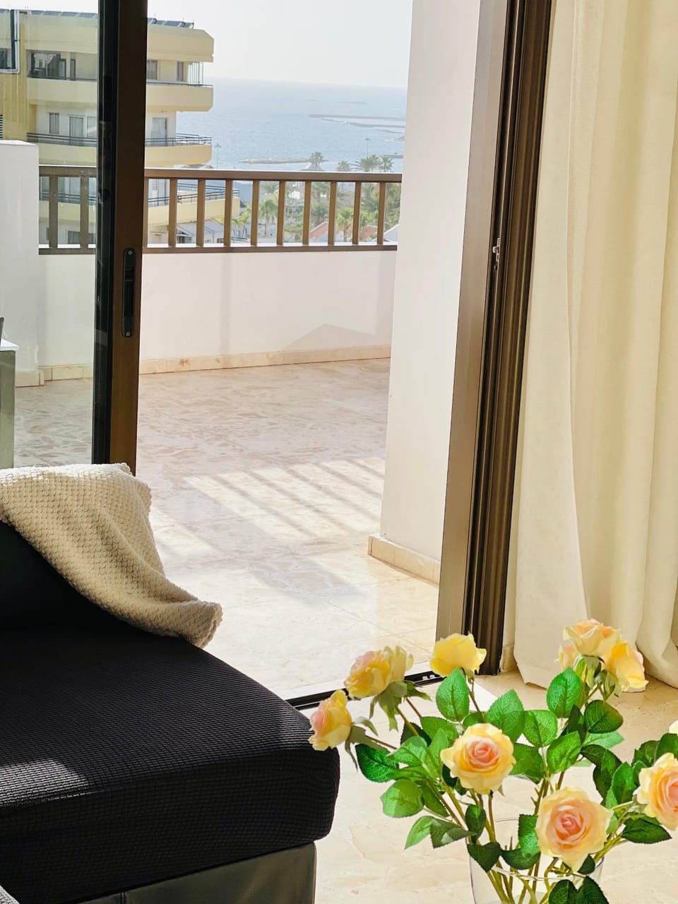 View (from property/room), Balcony/Terrace, Decorative detail