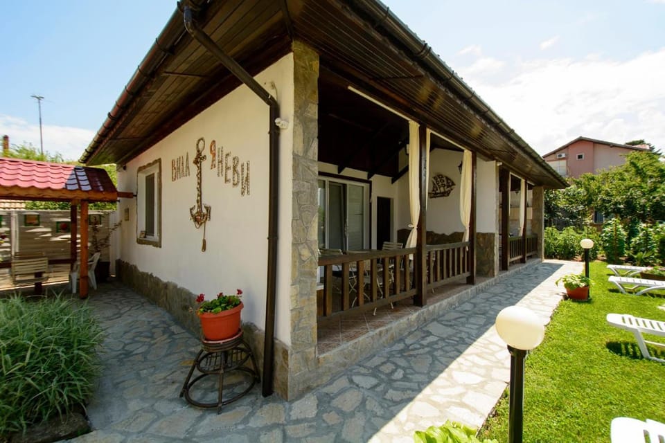 Villa Yanevi Villa in Burgas Province