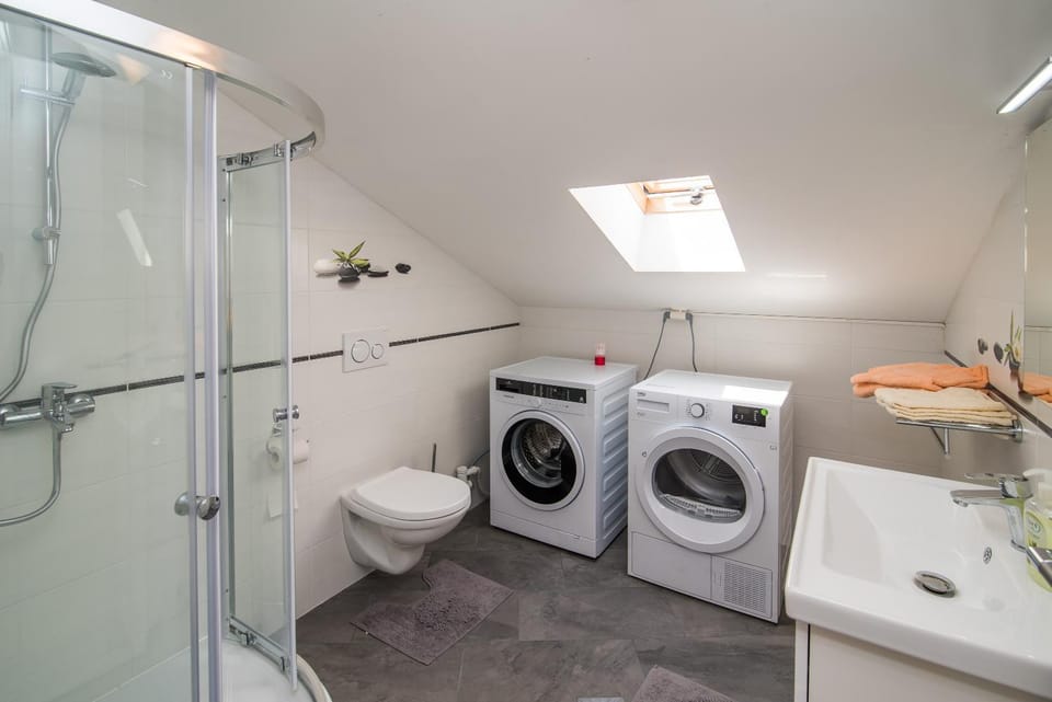 Toilet, Bathroom