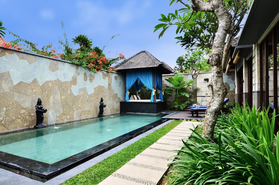 Swimming pool, Swimming pool