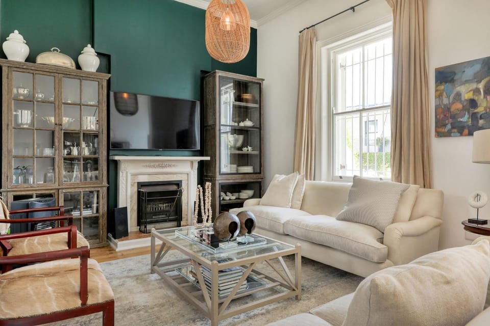 TV and multimedia, Living room, Seating area