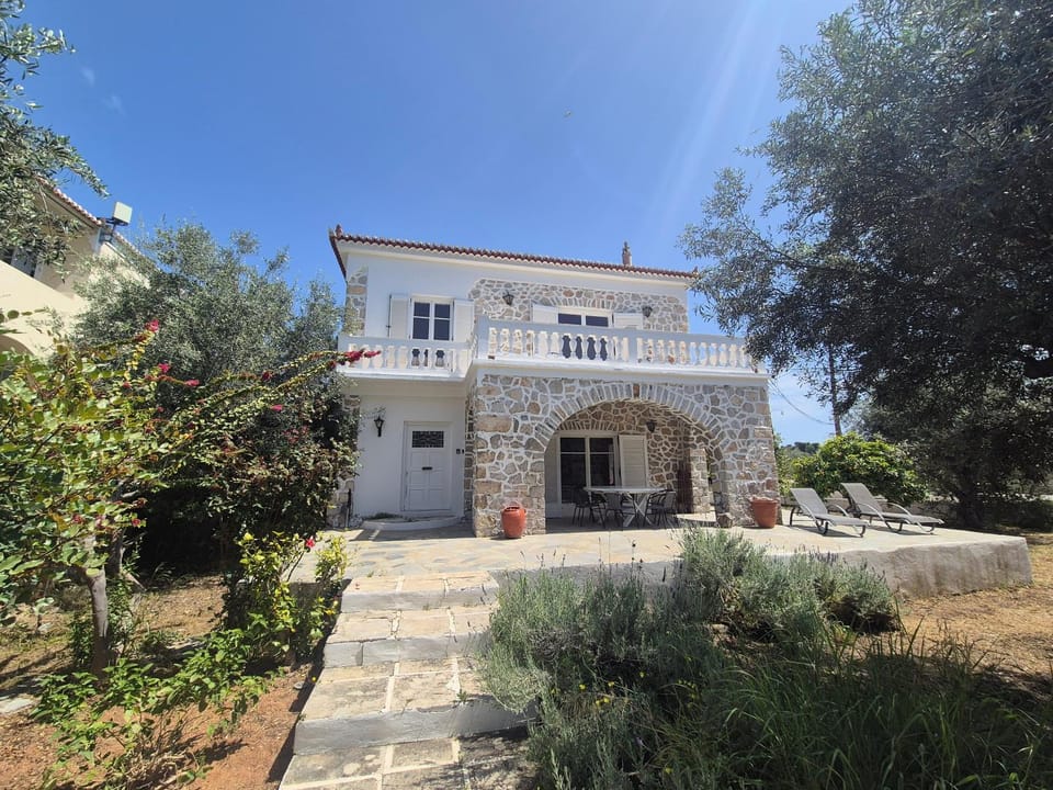 Property building, Day, Garden
