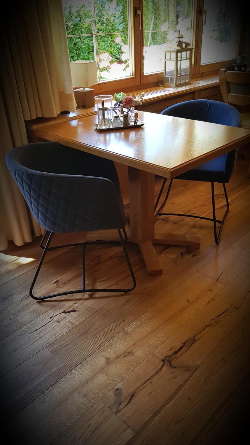 Seating area, Breakfast