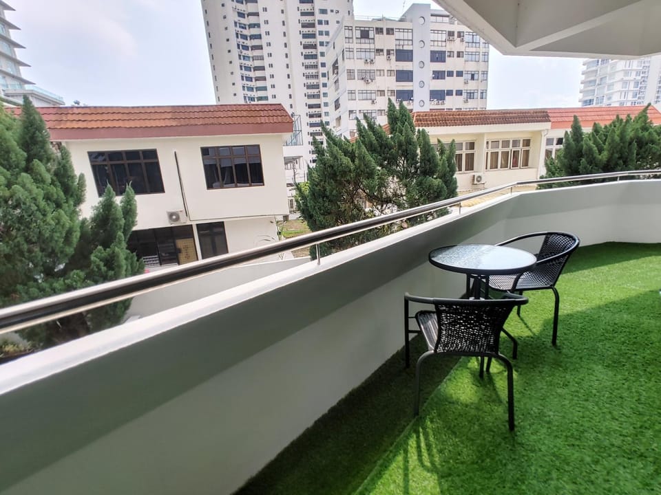 GurneyVille Apartment in George Town