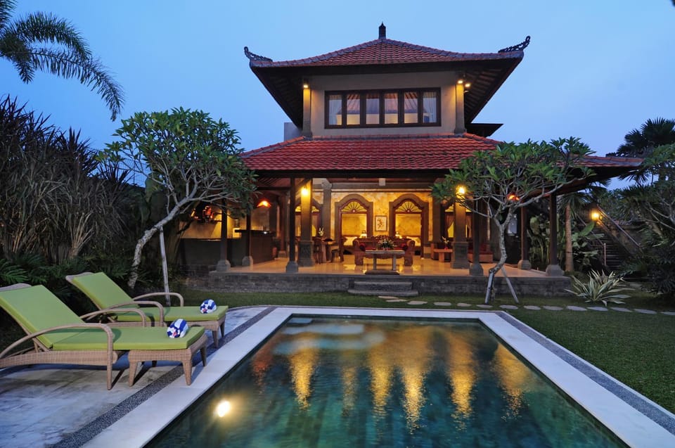 Swimming pool, Swimming pool