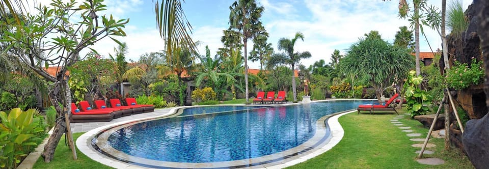 Garden, Swimming pool