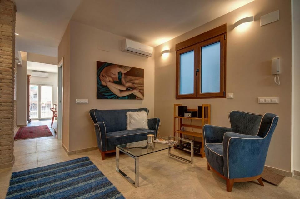 Communal lounge/ TV room, Living room