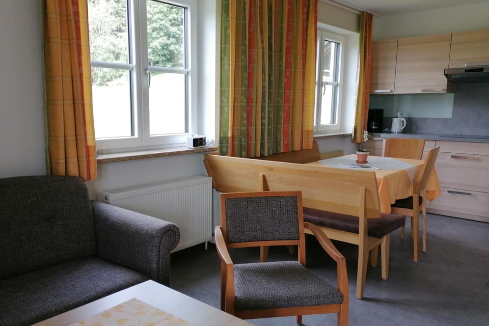 Kitchen or kitchenette, Seating area, Dining area