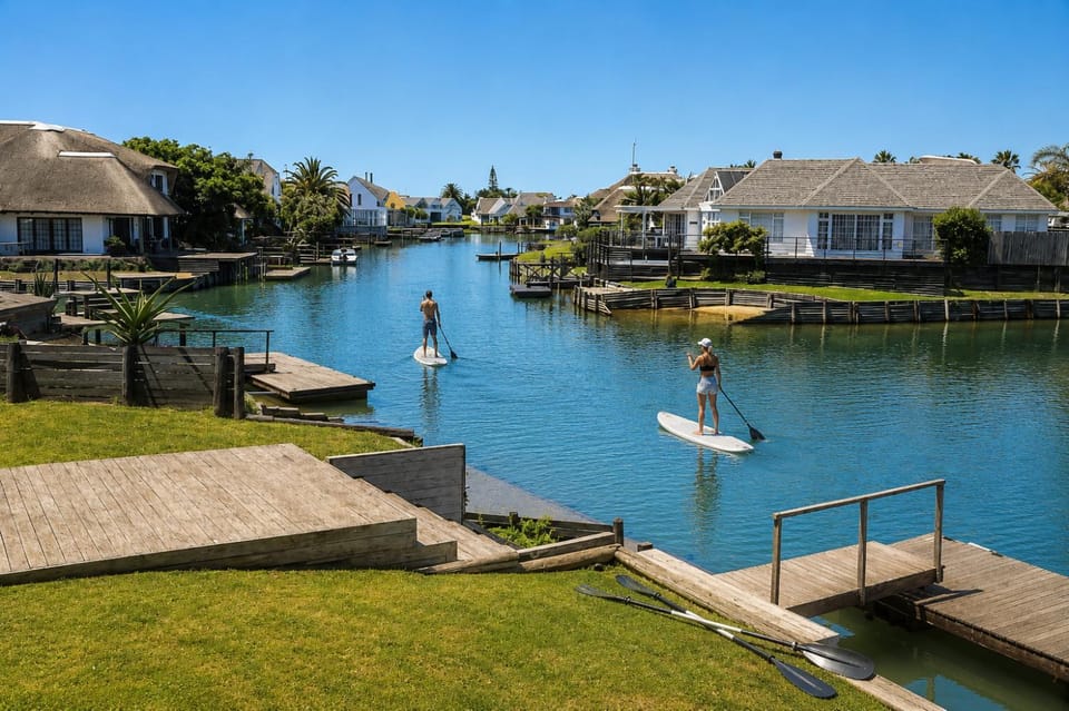 Neighbourhood, Natural landscape, Activities, Garden, Canoeing, River view, Sports