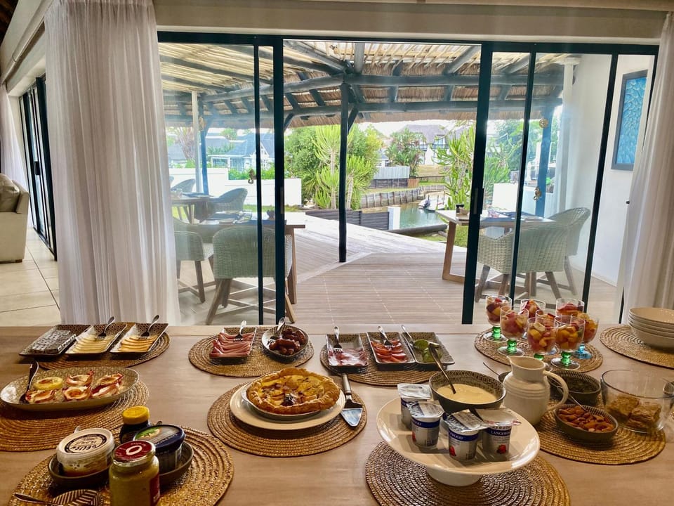 Food and drinks, Food, Breakfast, Breakfast, Continental breakfast, Buffet breakfast