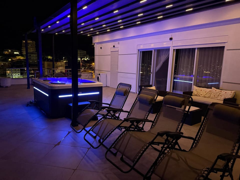 Night, View (from property/room), Balcony/Terrace, Seating area