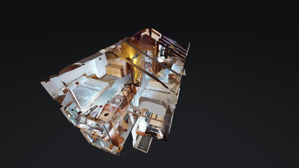 Bird's eye view, Floor plan