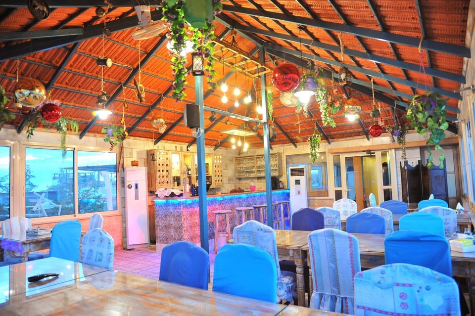 Food and drinks, Drinks, Alcoholic drinks, Non alcoholic drinks