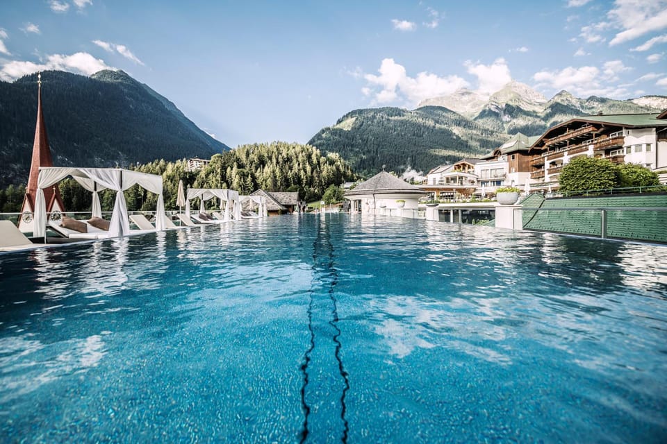 Natural landscape, Mountain view, Pool view, Swimming pool
