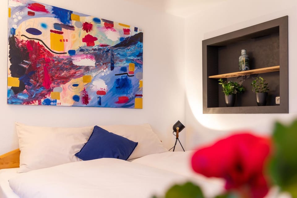 Bed, Photo of the whole room, Decorative detail, Bedroom