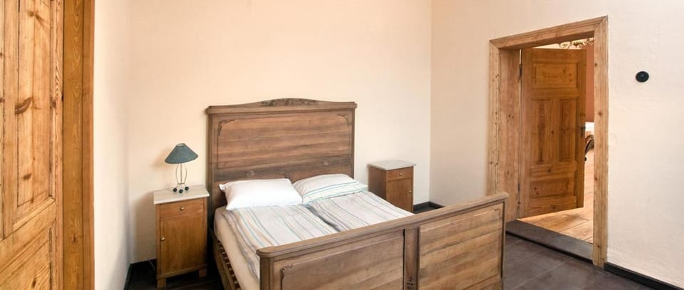 Gosciniec Kaszarnia Kamienne Farm Stay in Lower Silesian Voivodeship