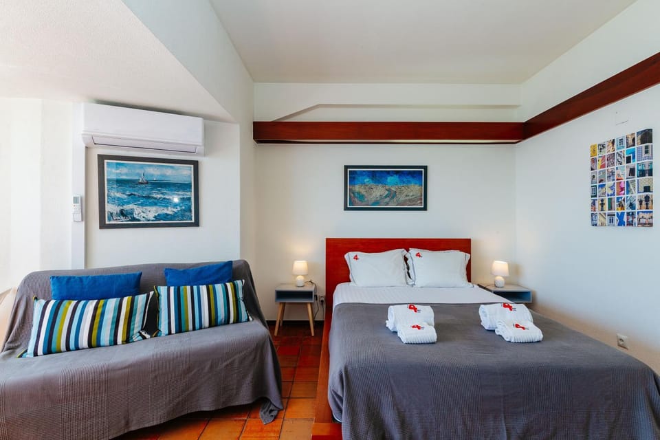Bed, Photo of the whole room, Bedroom, air conditioner