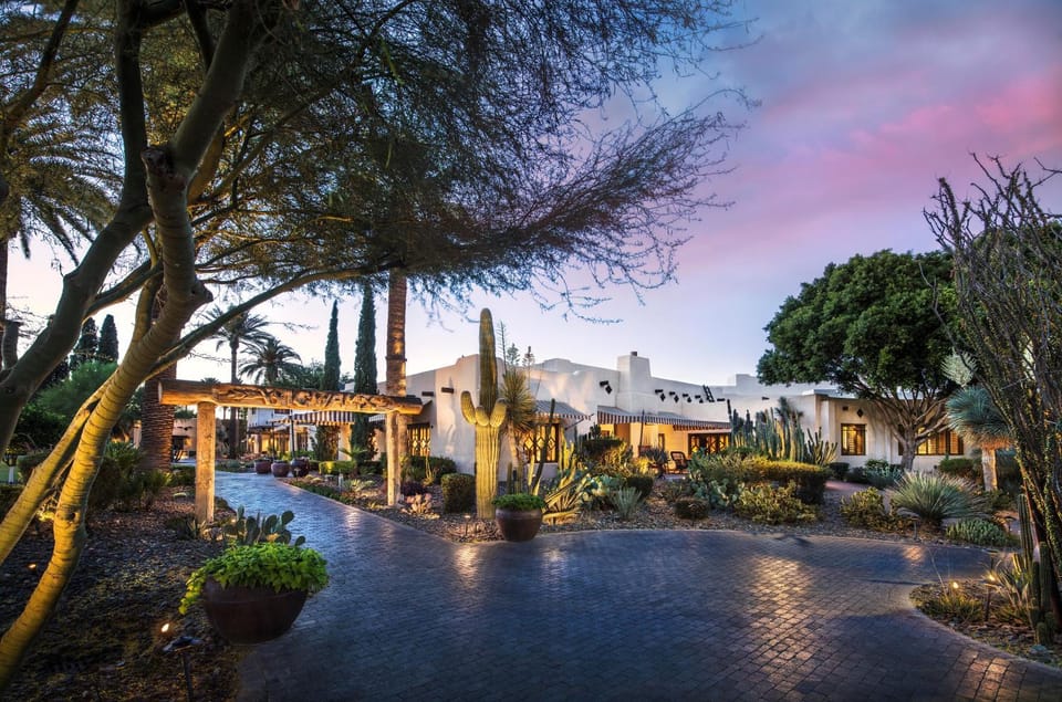 Facade/entrance, Other, Area and facilities