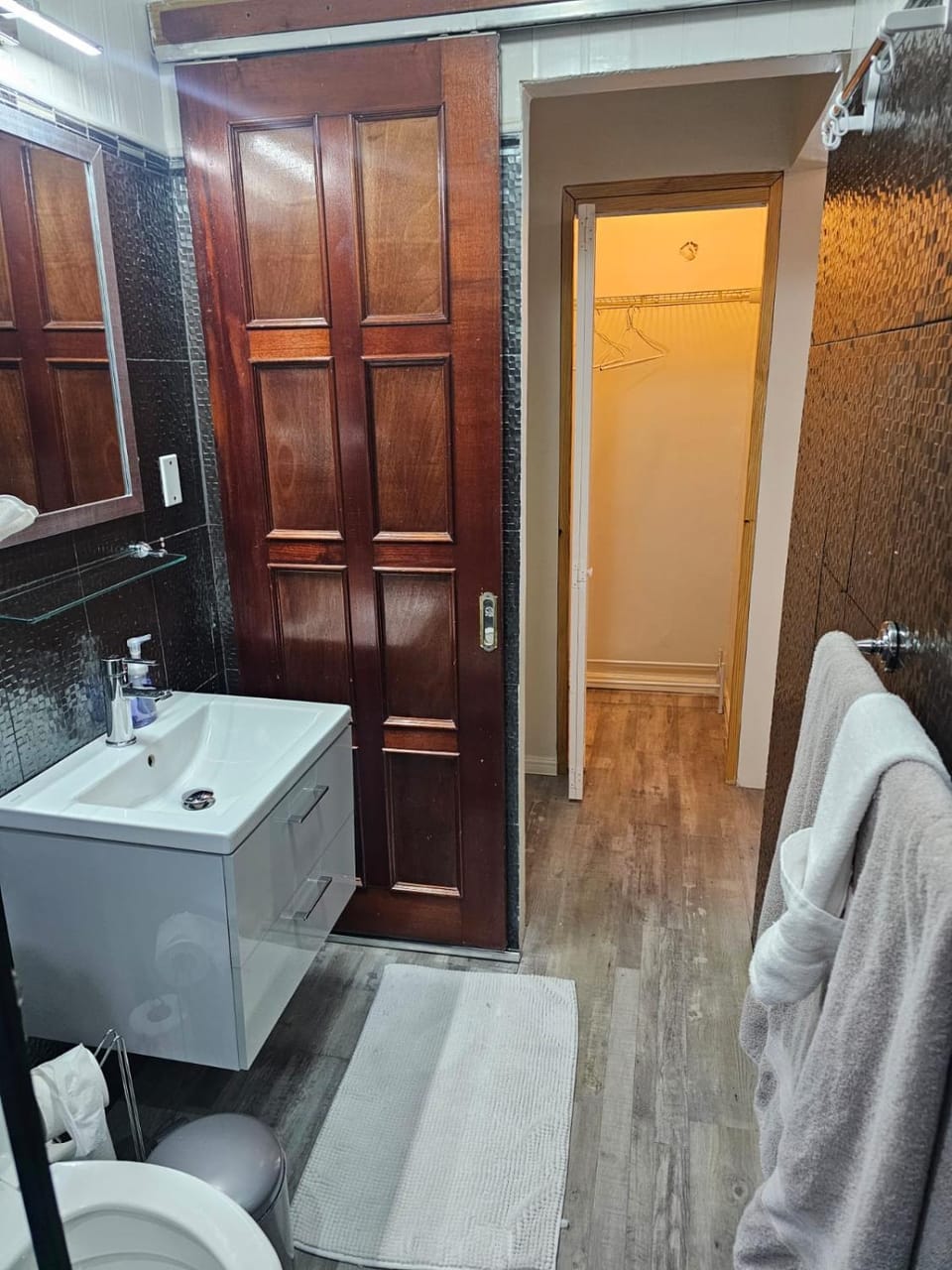 Bathroom, wardrobe