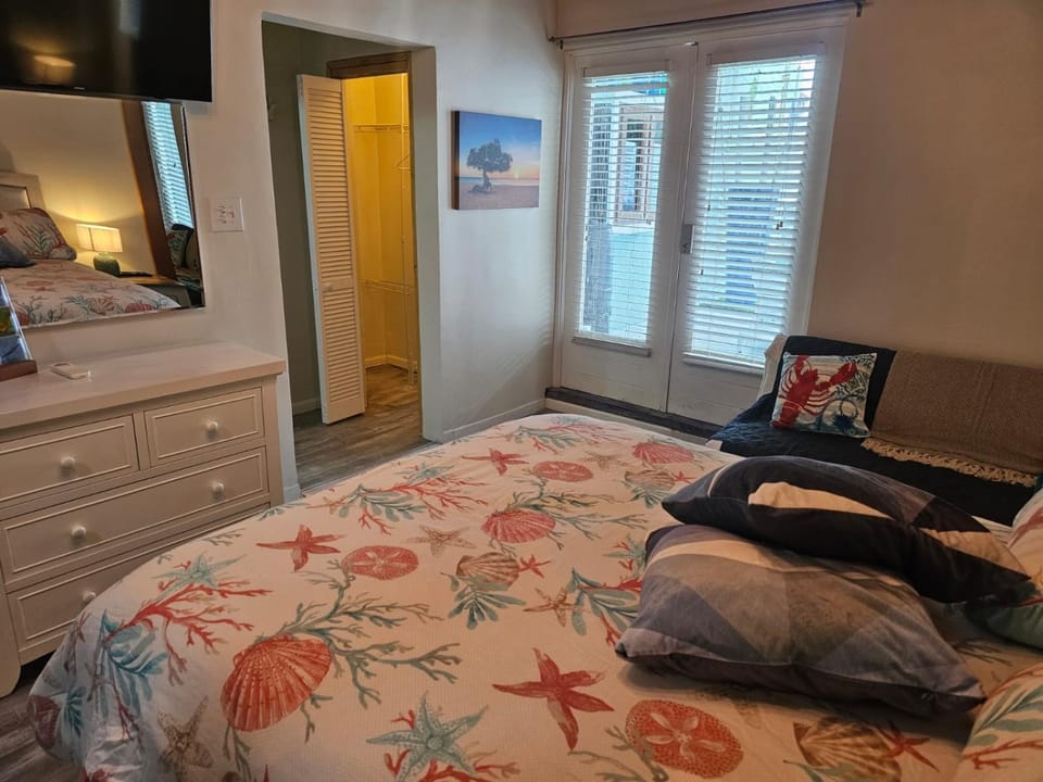 Bed, wardrobe