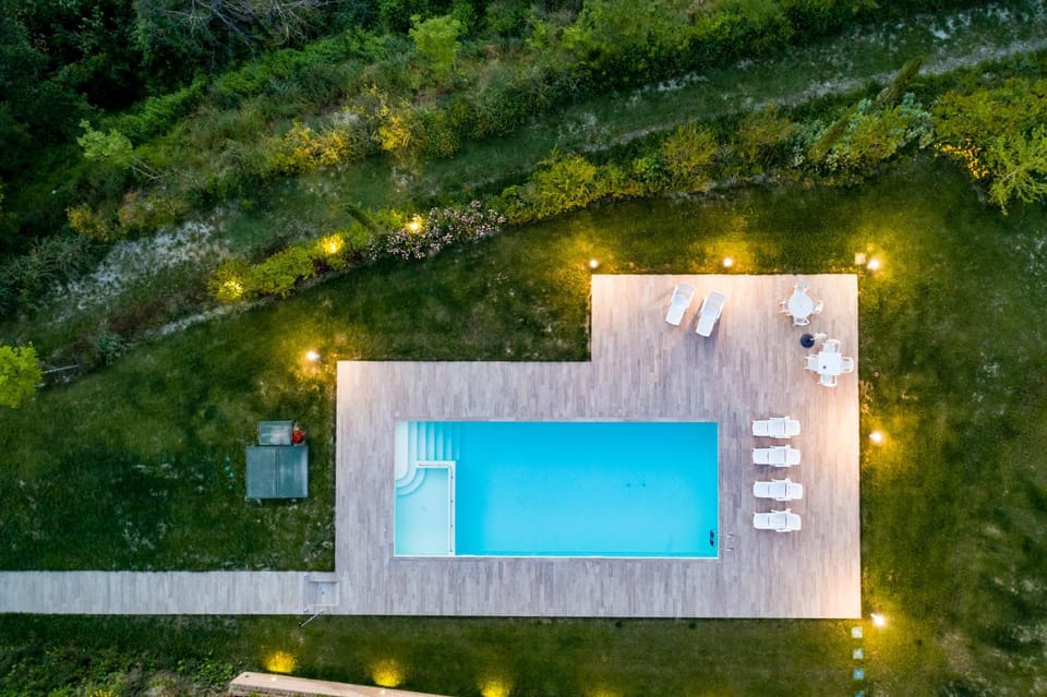 Bird's eye view, Swimming pool