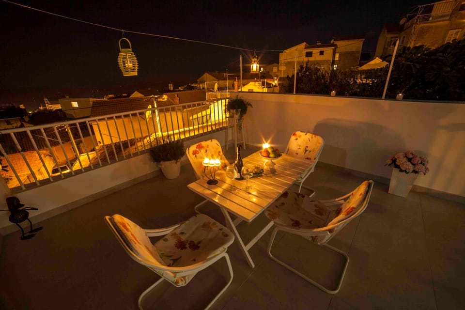 Night, Balcony/Terrace, City view, Sea view