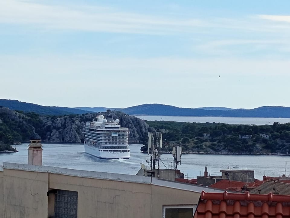 Nada Sea View City Centre Apartment in Šibenik