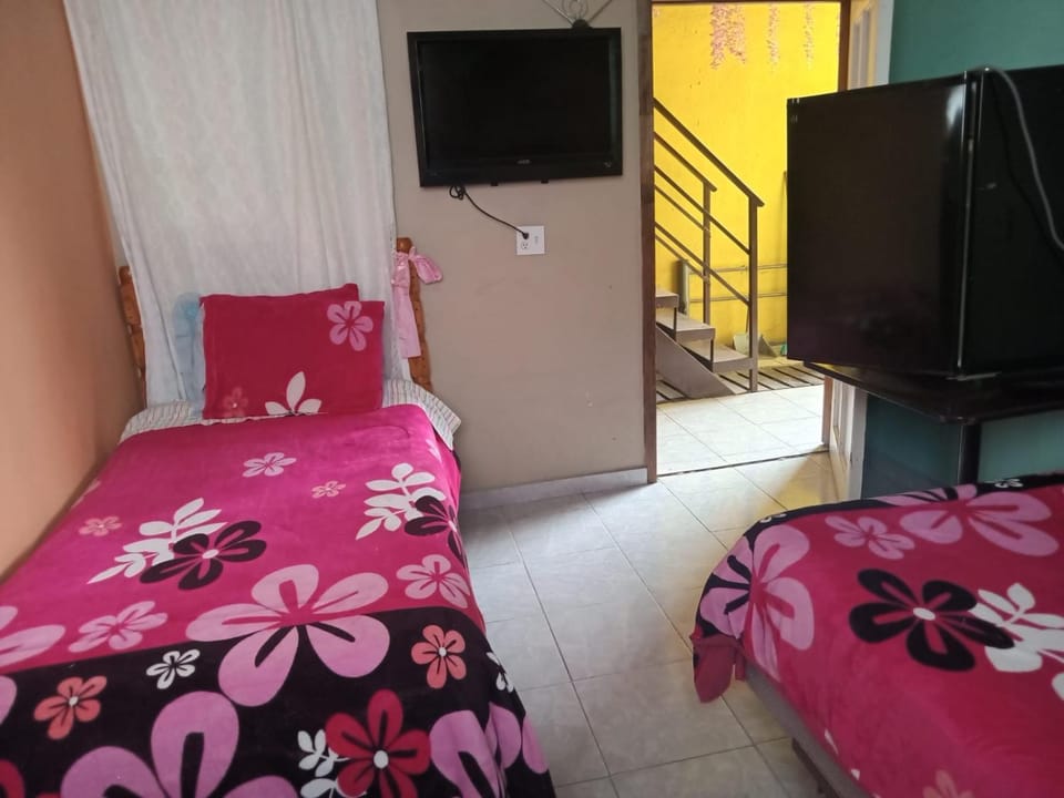 Hospedaje Barato Mi Casita de Colores Bed and Breakfast in Tijuana