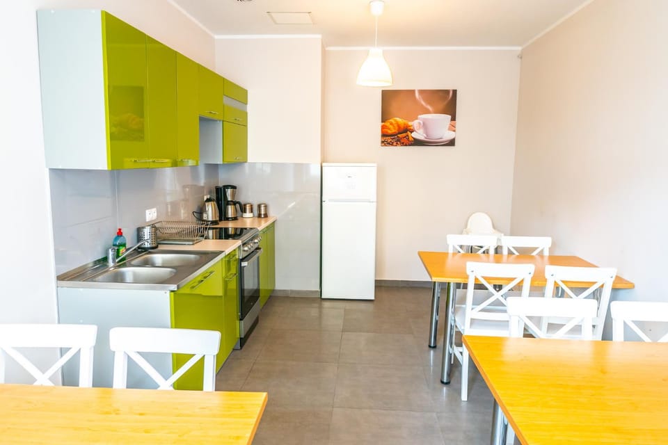 Communal kitchen, Internal: Not applicable to any particular room