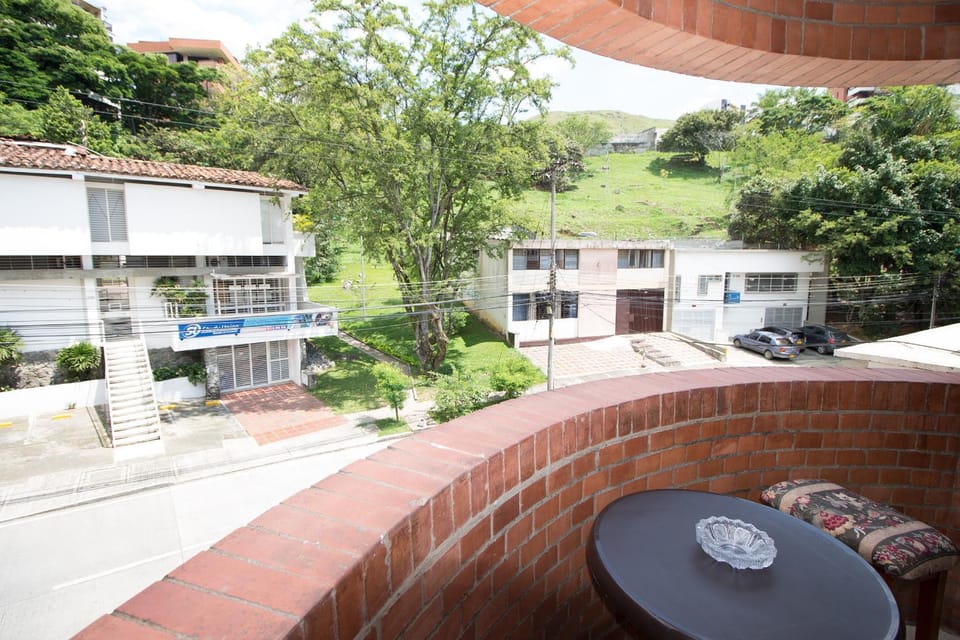 San Fernando Suite 201 - Livin Colombia Apartment in Cali