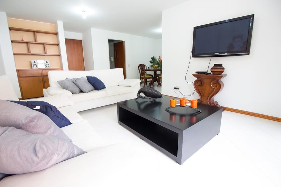 San Fernando Suite 201 - Livin Colombia Apartment in Cali