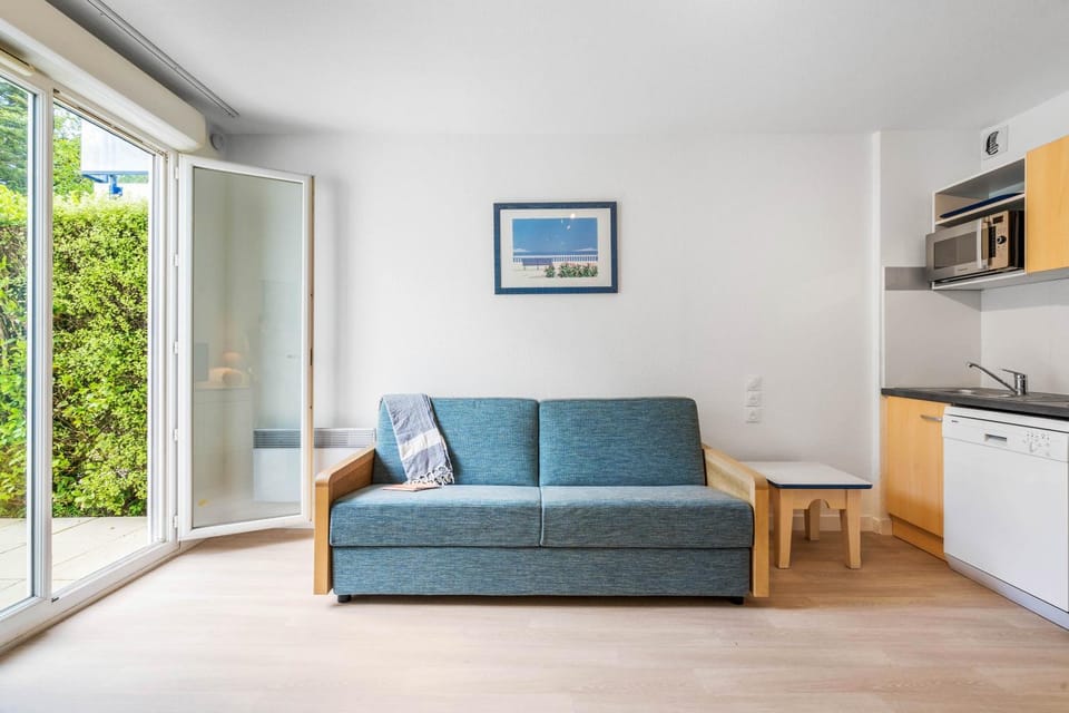 Balcony/Terrace, Kitchen or kitchenette, Living room, Seating area, Dining area, minibar