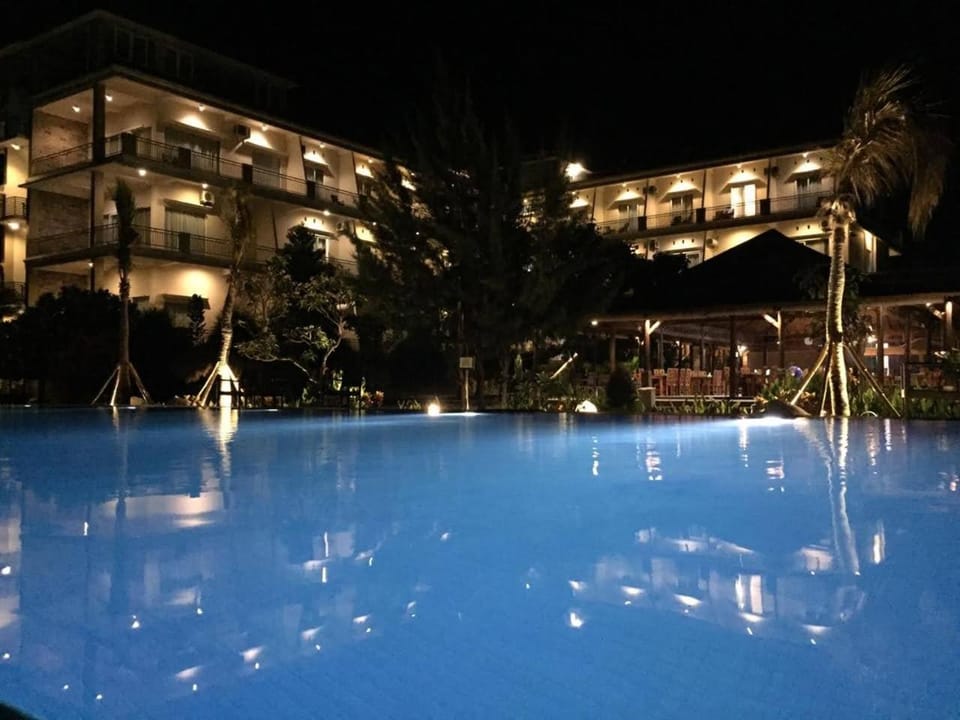 Property building, Swimming pool