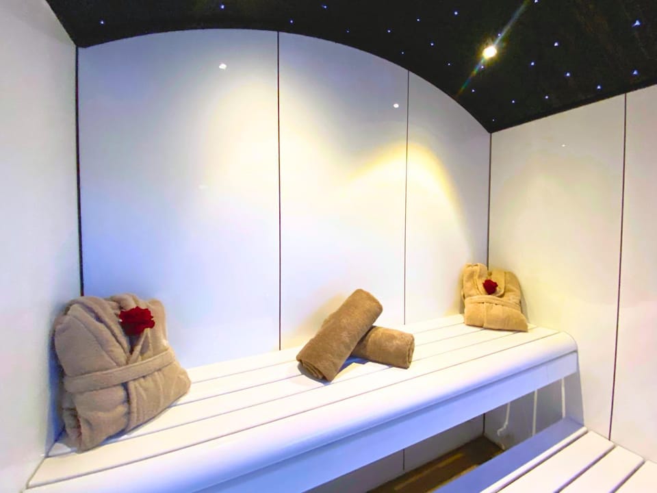 Steam room, Spa and wellness centre/facilities