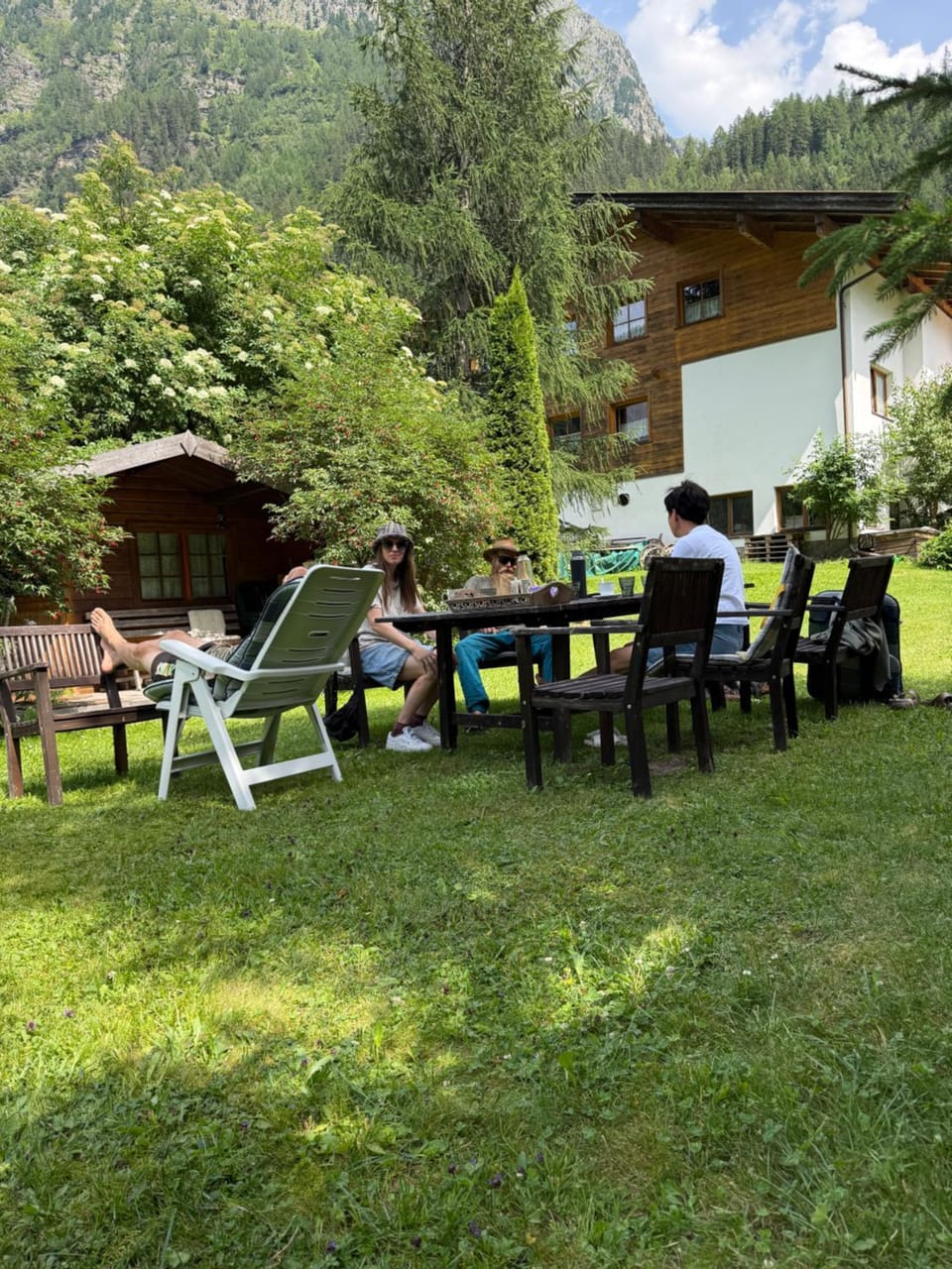 Property building, Garden, Garden view, Mountain view, sunbed