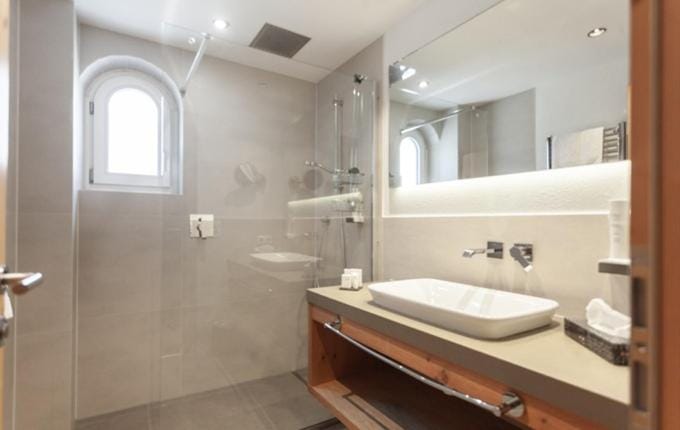 Shower, Bathroom, towels