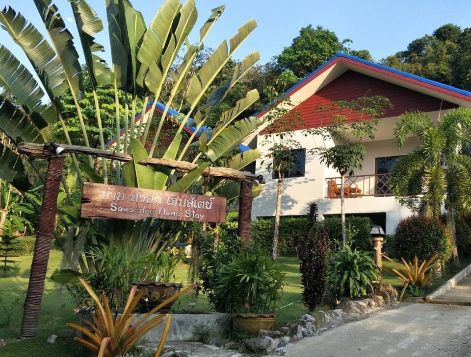 Facade/entrance, Garden, Garden view
