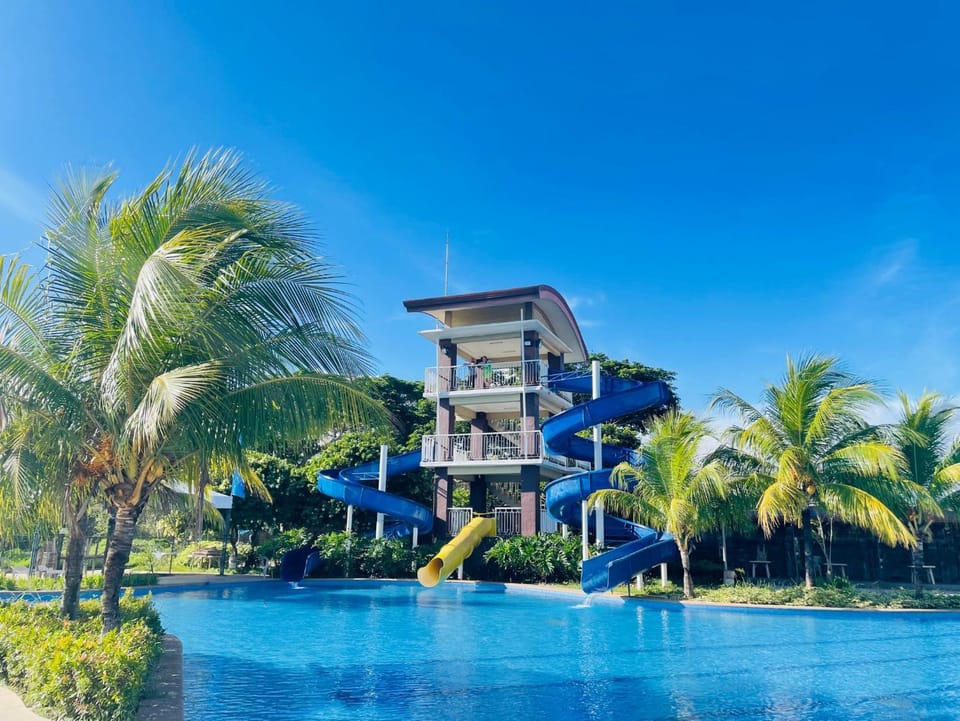 Natural landscape, Pool view, Swimming pool, Swimming pool