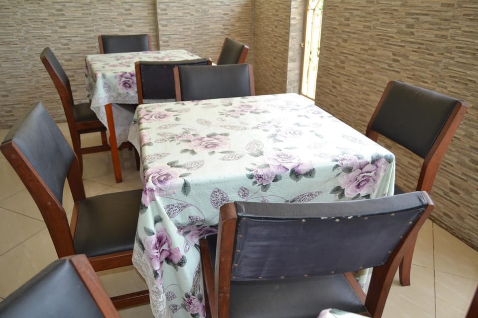 Food and drinks, Dining area