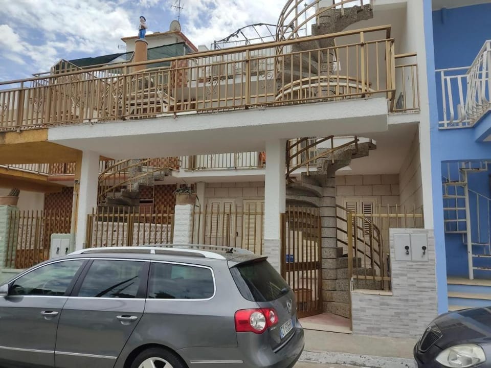 Property building, Street view