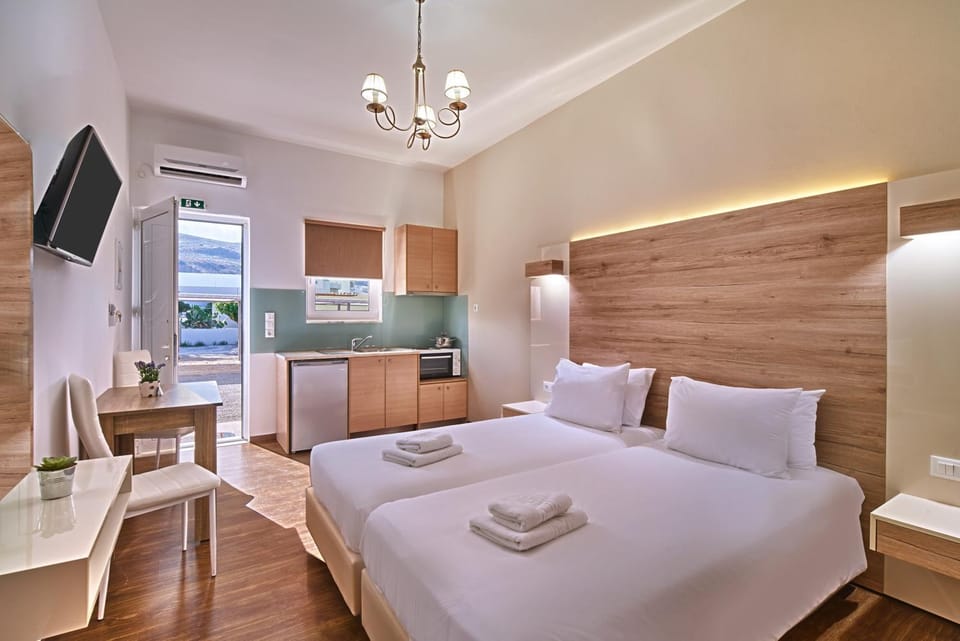 Bed, Kitchen or kitchenette, Photo of the whole room, Bedroom, Area and facilities