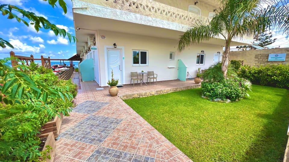 Property building, Day, Garden, Garden view