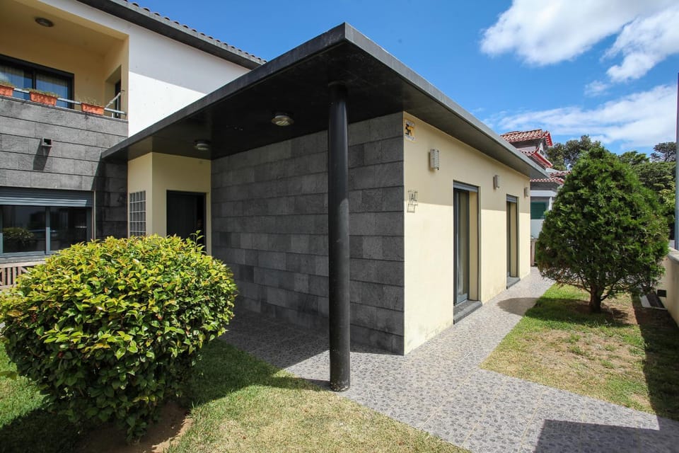 Facade/entrance, Garden
