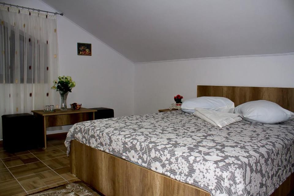 Casa La Flori Bed and Breakfast in Constanța County