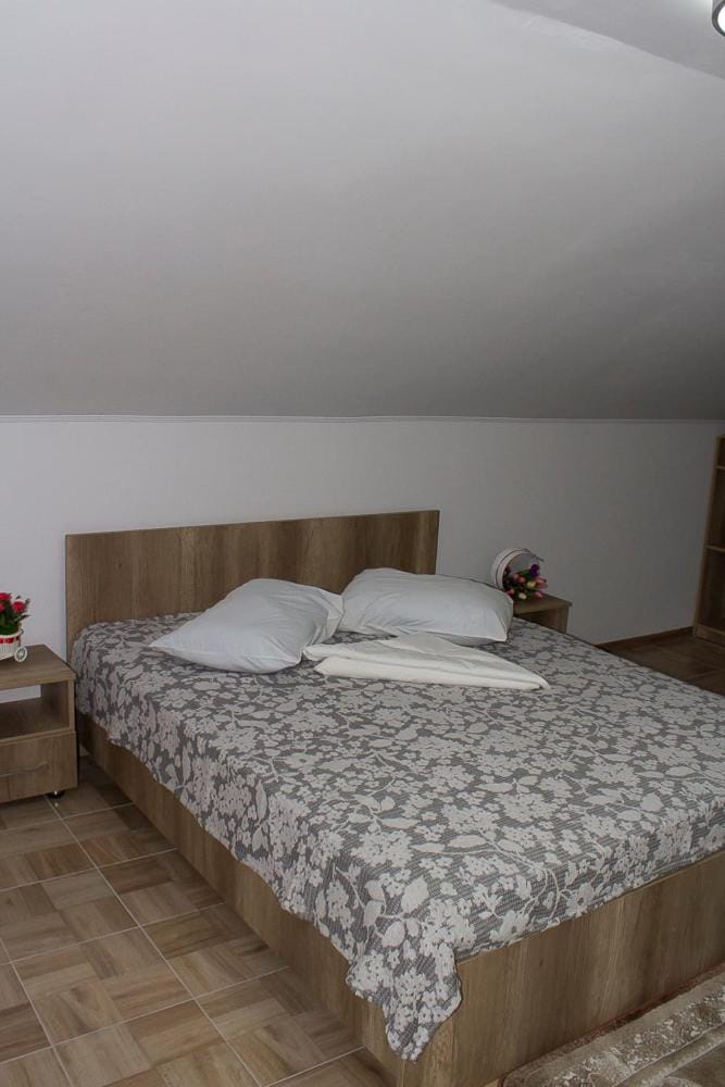 Casa La Flori Bed and Breakfast in Constanța County