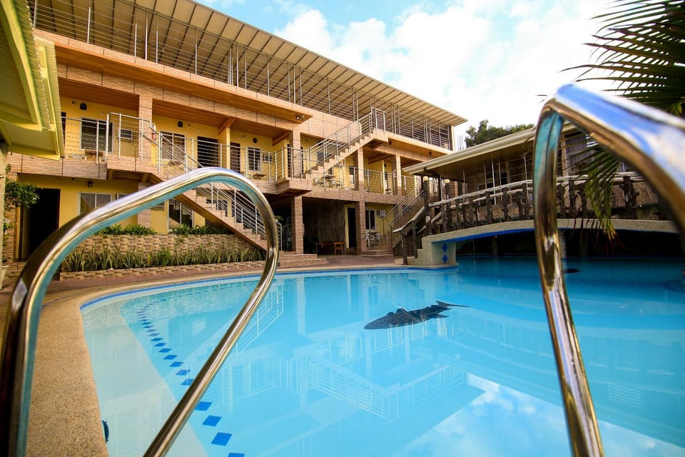 Swimming pool, Swimming pool