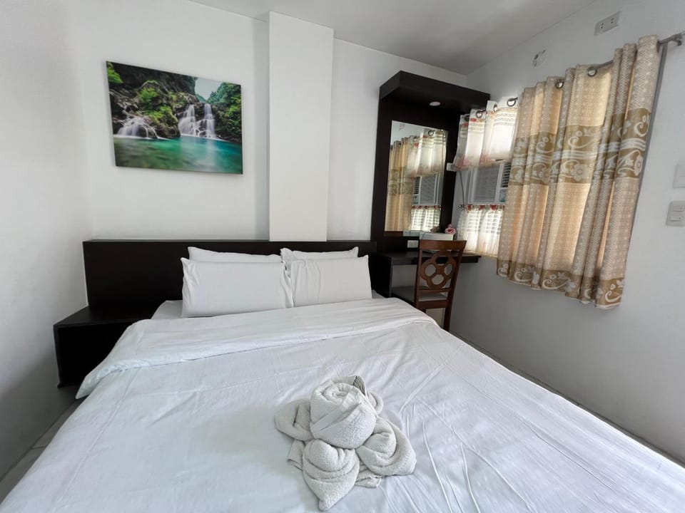 Bed, towels