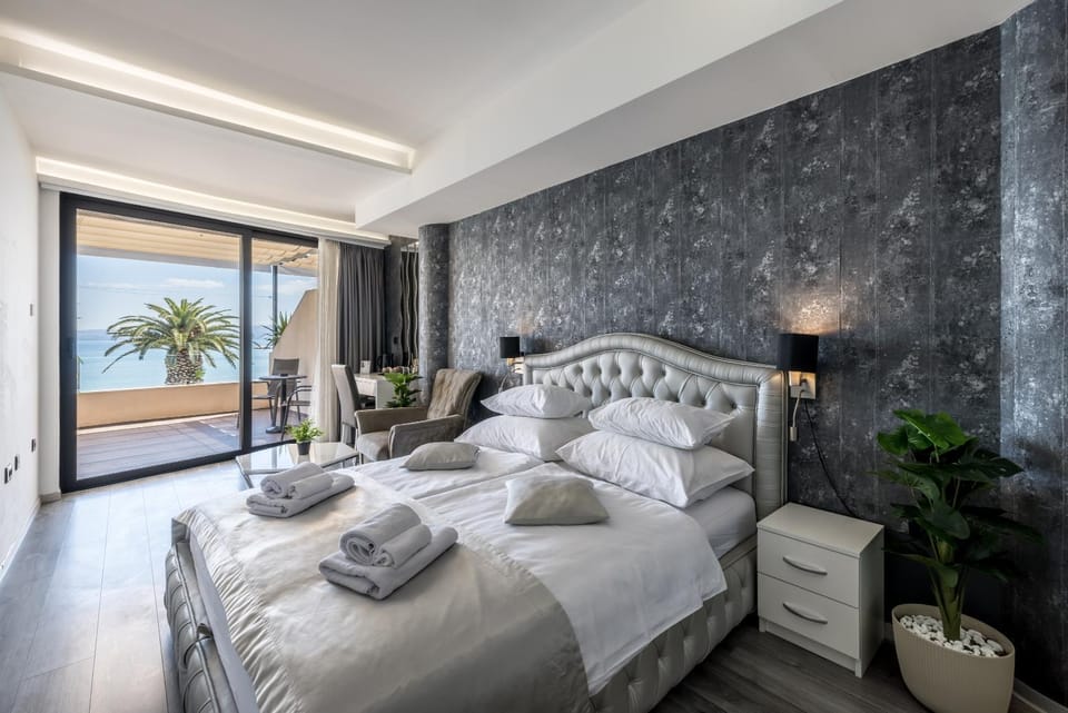Bed, Balcony/Terrace, Bedroom, towels